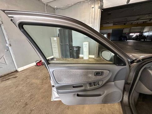 Used 2000 Nissan Altima XE FWD image 22