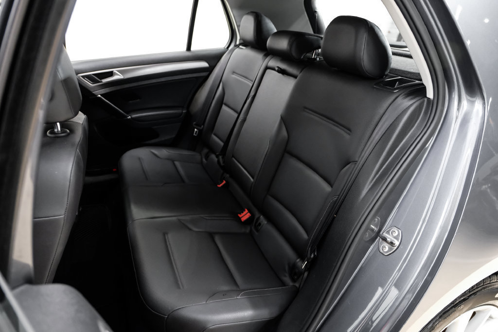 Used 2015 Volkswagen Golf S FWD image 36