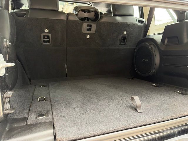 Used 2021 Jeep Wrangler Unlimited Rubicon AWD/4WD image 32