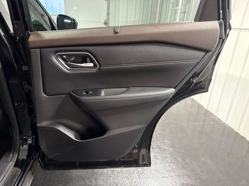 Used 2021 Nissan Rogue Platinum AWD/4WD image 15