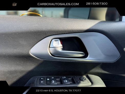 Used 2021 Chrysler Pacifica Touring w/ S Appearance Package FWD image 20