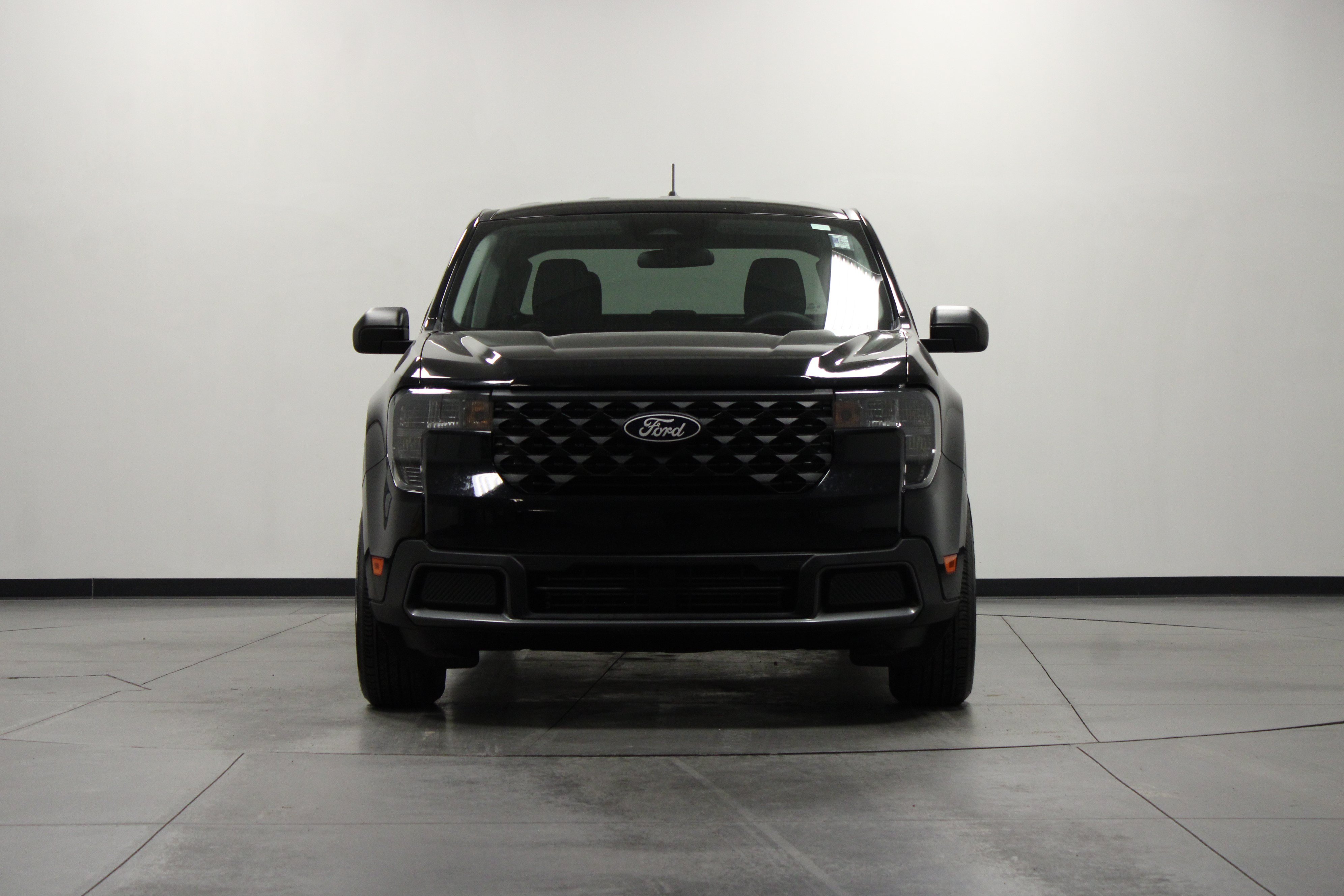 Used 2025 Ford Maverick XLT w/ Equipment Group 302A AWD/4WD image 9