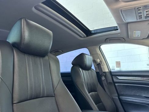 Used 2022 Honda Accord Touring image 13