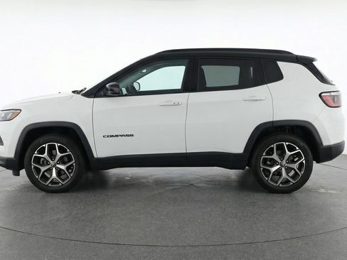 Used 2025 Jeep Compass Limited AWD/4WD image 5