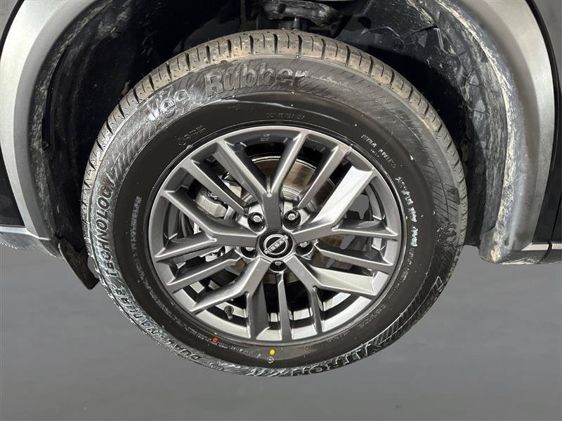 Used 2025 Nissan Rogue S AWD/4WD image 22