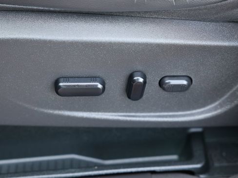 Used 2019 Ford Escape SE image 16