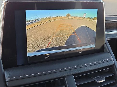 Used 2023 Chevrolet Suburban Premier image 27