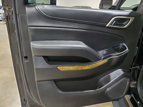 Used 2017 GMC Yukon XL Denali w/ Open Road Package AWD/4WD image 32