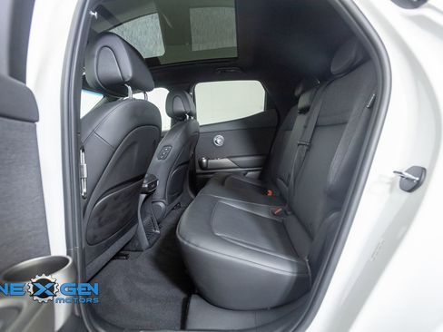 Used 2025 Genesis GV60 Advanced AWD/4WD image 32