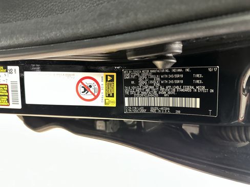 Used 2018 Toyota Highlander Limited w/ Protection Package #3 AWD/4WD image 36