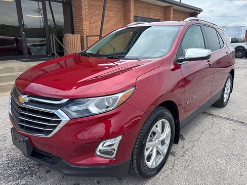 Used 2021 Chevrolet Equinox Premier image 2