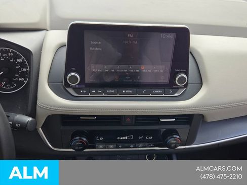 Used 2025 Nissan Rogue SV AWD/4WD image 19