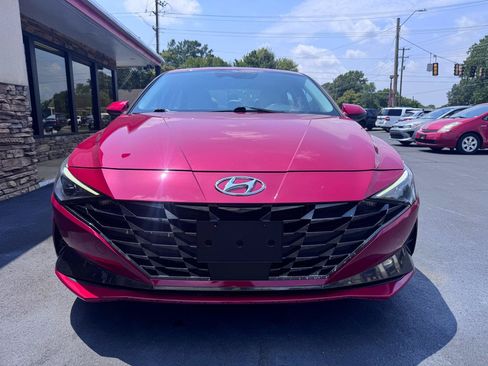 Used 2022 Hyundai Elantra Limited w/ Cargo Package FWD image 3