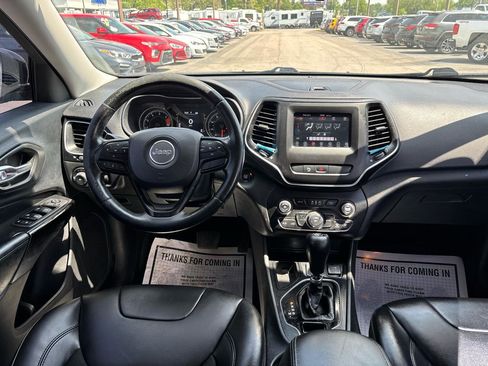 Used 2020 Jeep Cherokee Latitude Plus FWD image 19