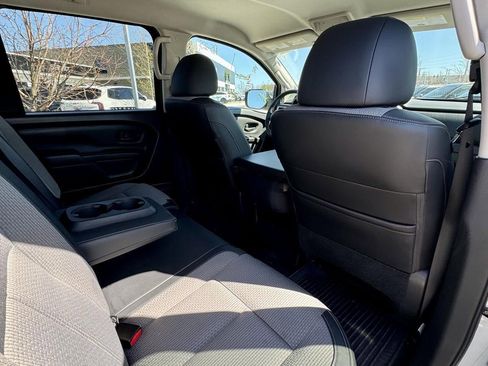 Used 2018 Nissan Titan S w/ S Utility Package image 11