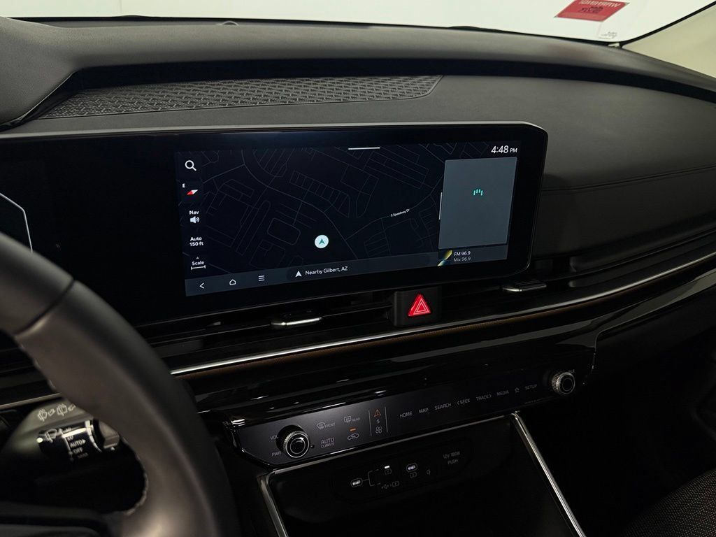 Used 2025 Kia Carnival SX Prestige FWD image 18