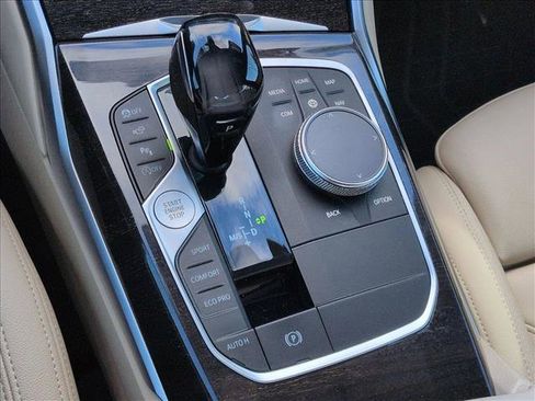 Used 2020 BMW 330i Sedan w/ Premium Package image 12