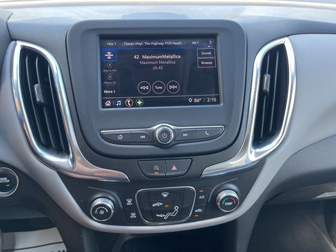 Used 2022 Chevrolet Equinox LS image 10