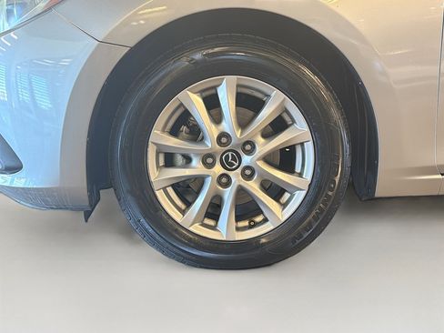 Used 2015 MAZDA MAZDA3 i Touring image 11