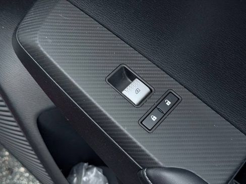 Used 2025 Mitsubishi Outlander SE AWD/4WD image 17
