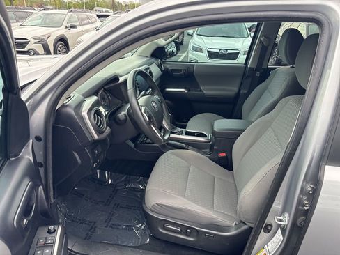 Used 2021 Toyota Tacoma SR5 RWD image 9
