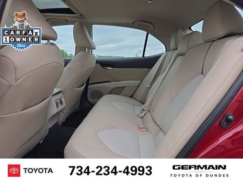 Used 2020 Toyota Camry XLE w/ Sunroof Package FWD image 19