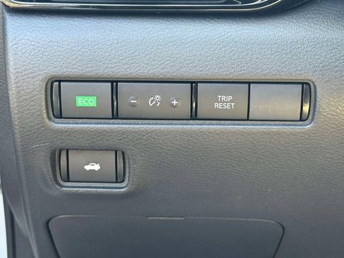 Used 2024 Nissan Sentra SR FWD image 17