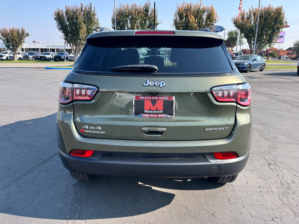 Used 2018 Jeep Compass Sport AWD/4WD image 4