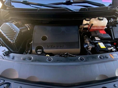 Used 2023 Buick Enclave Avenir image 9