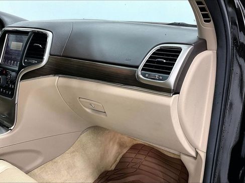 Used 2017 Jeep Grand Cherokee Overland w/ Jeep Active Safety Group image 19