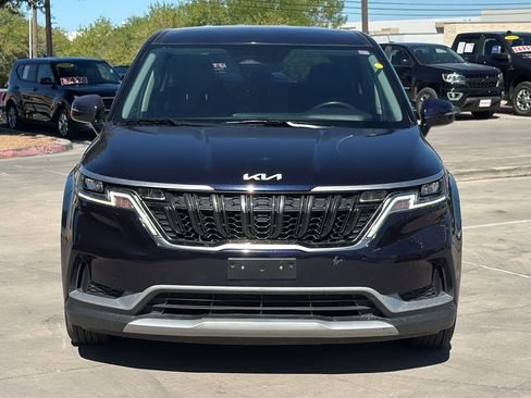 Used 2024 Kia Carnival LX image 8