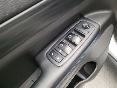 Used 2019 Jeep Grand Cherokee Laredo AWD/4WD image 27
