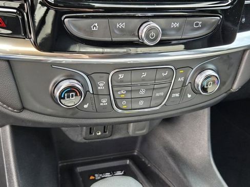 Certified 2023 Chevrolet Traverse LT image 20