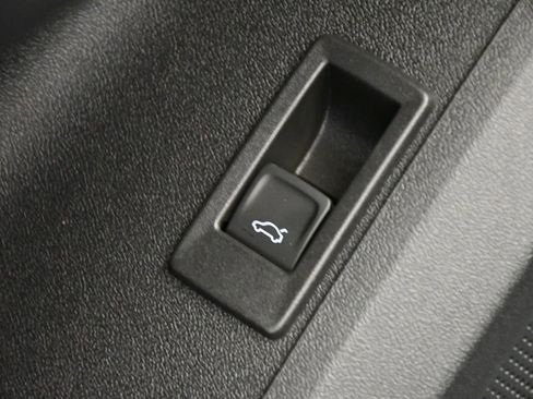 Certified 2025 Audi Q5 Premium Plus w/ Premium Plus image 35