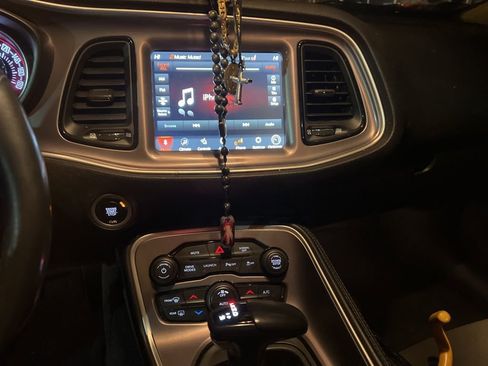 Used 2022 Dodge Challenger R/T Scat Pack w/ Driver Convenience Group image 11