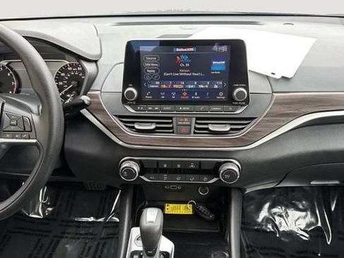 Used 2024 Nissan Altima 2.5 SV AWD/4WD image 11