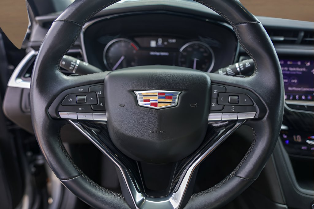 Certified 2025 Cadillac XT6 Premium Luxury FWD image 12