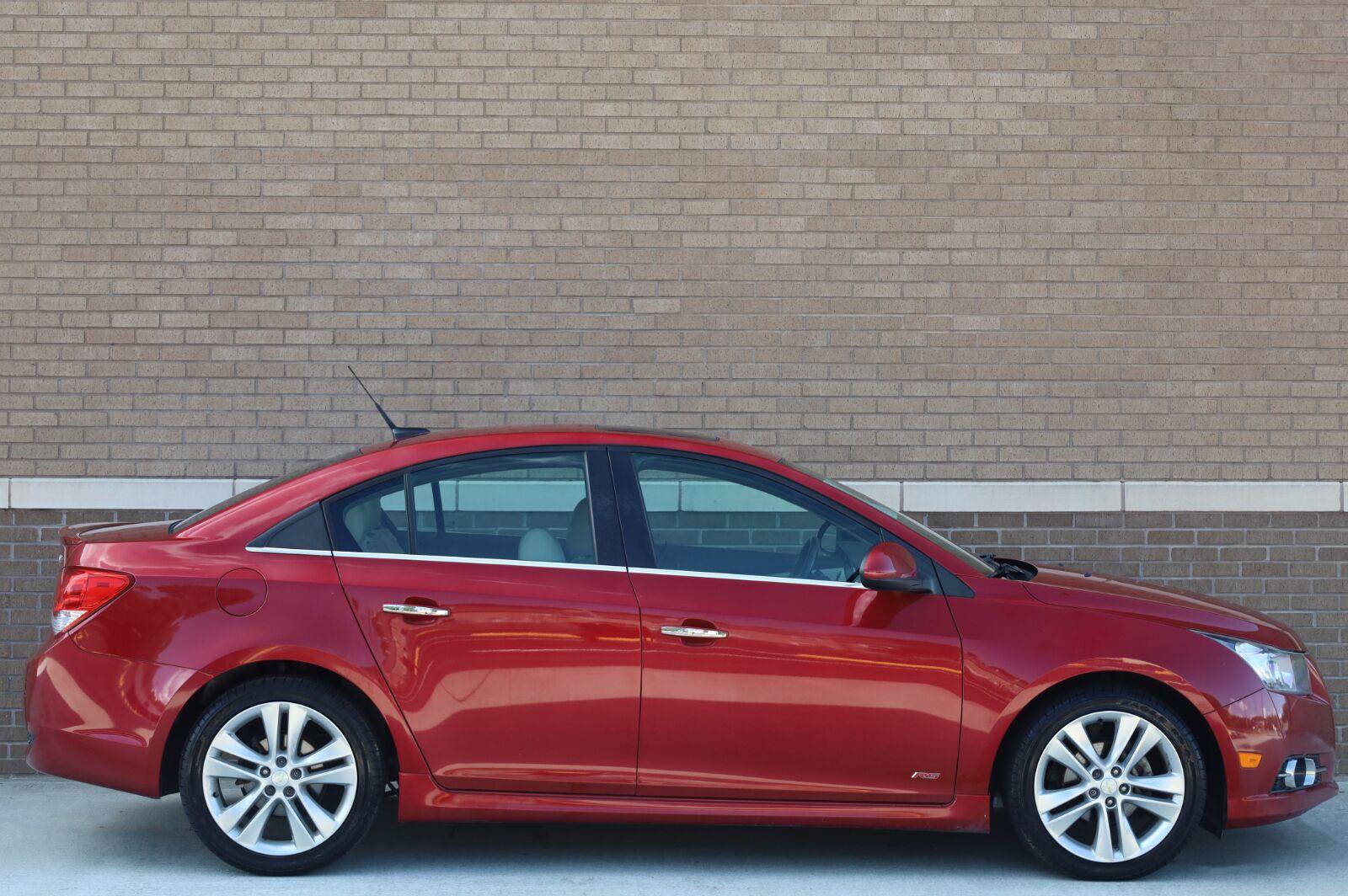 Used 2014 Chevrolet Cruze LTZ w/ Sun, Sound and Sport Package FWD image 3