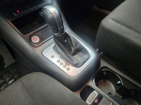 Used 2017 Volkswagen Tiguan Limited w/ Premium Package image 14