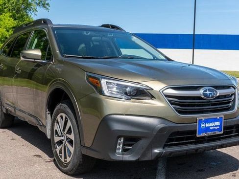 Used 2022 Subaru Outback Premium AWD/4WD image 4