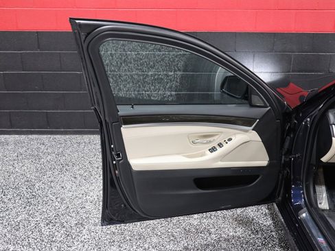 Used 2015 BMW 550i xDrive M Sport Executive Package 4dr image 35