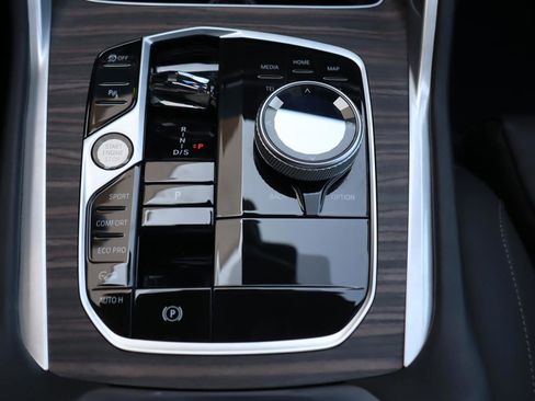 Used 2024 BMW X6 xDrive40i w/ Executive Package image 13