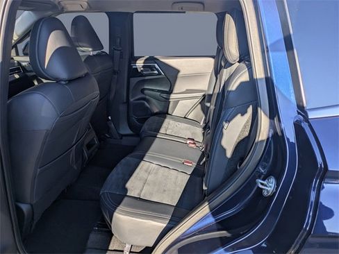 Used 2024 Mitsubishi Outlander SE image 14