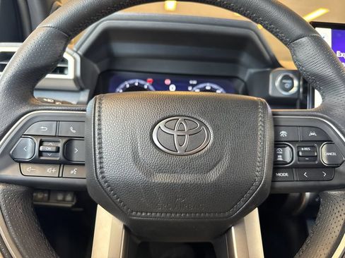 Used 2026 Toyota 4Runner Trailhunter AWD/4WD image 30