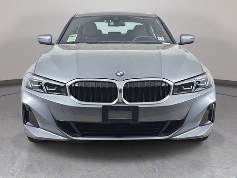 Used 2025 BMW 330i xDrive Sedan w/ Convenience Package image 3