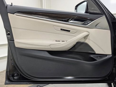 Used 2023 BMW 540i xDrive w/ M Sport Package image 13