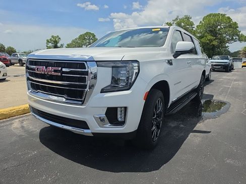 Used 2024 GMC Yukon XL SLT w/ SLT Luxury Package RWD image 5