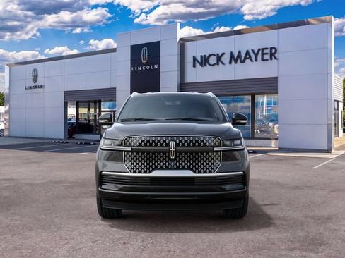 New 2027 Lincoln Navigator Premiere AWD/4WD image 3