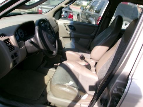 Used 2001 Ford Escape XLS image 6