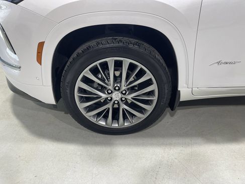 Used 2025 Buick Enclave Avenir w/ Super Cruise Package AWD/4WD image 10